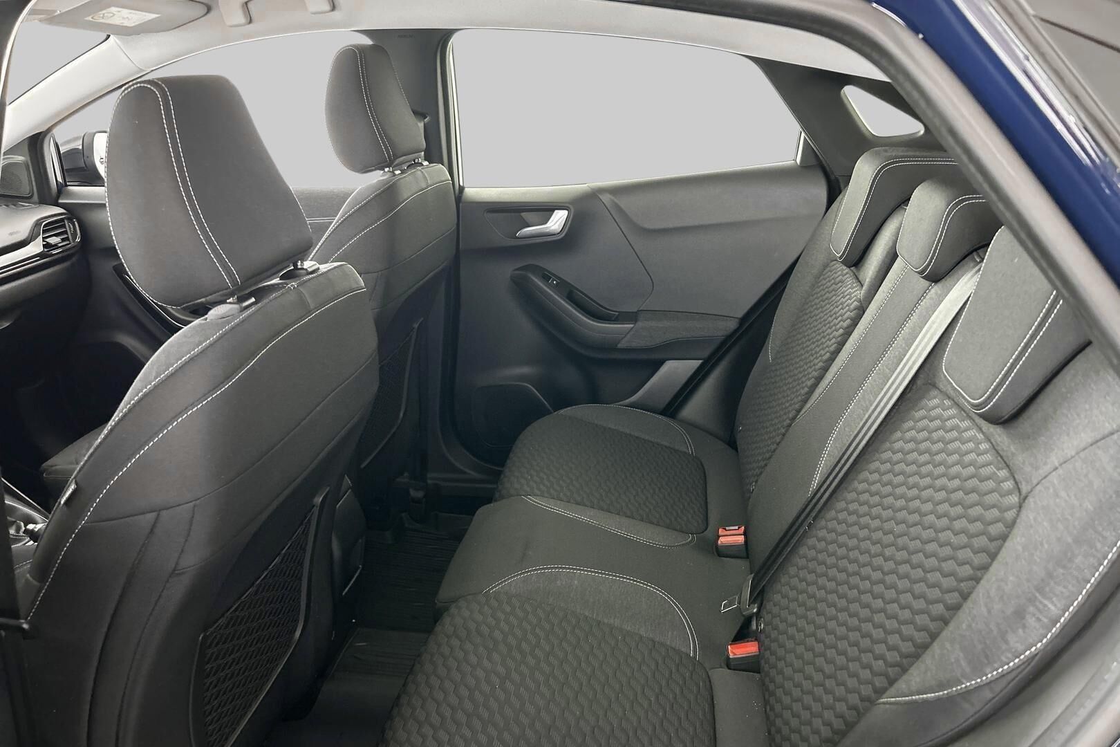 Ford Puma iso kuva 9
