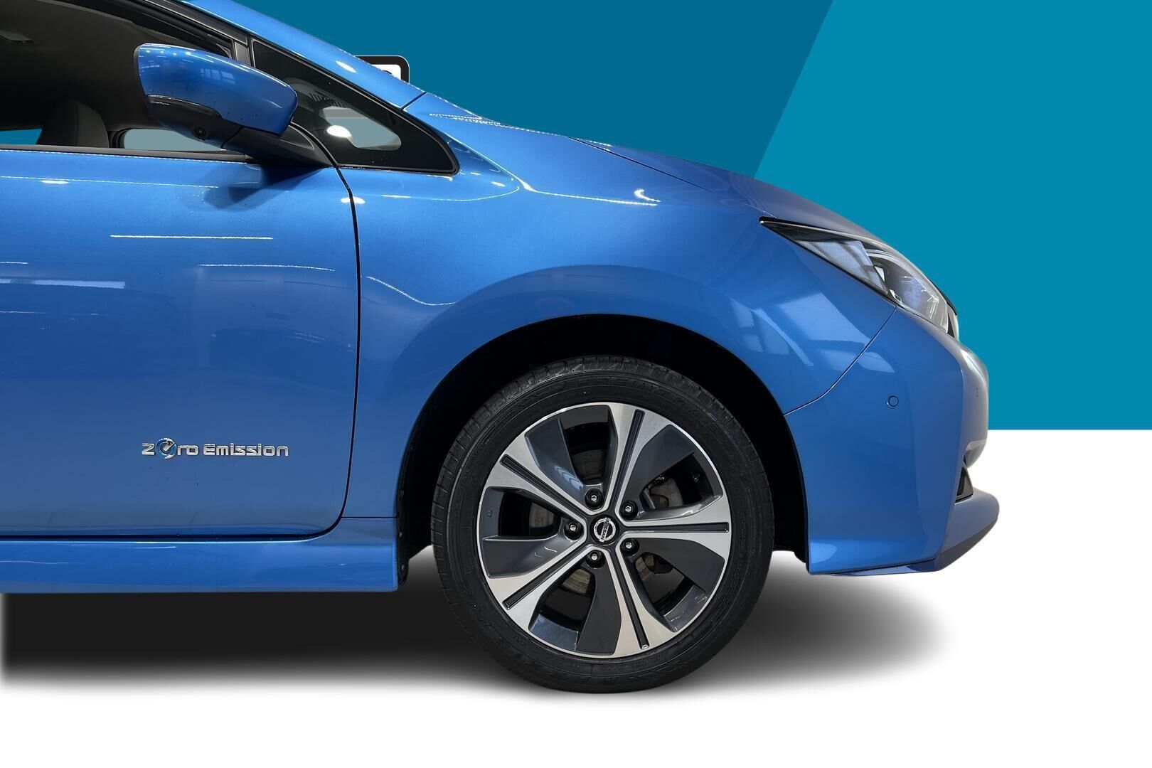 Nissan Leaf iso kuva 13