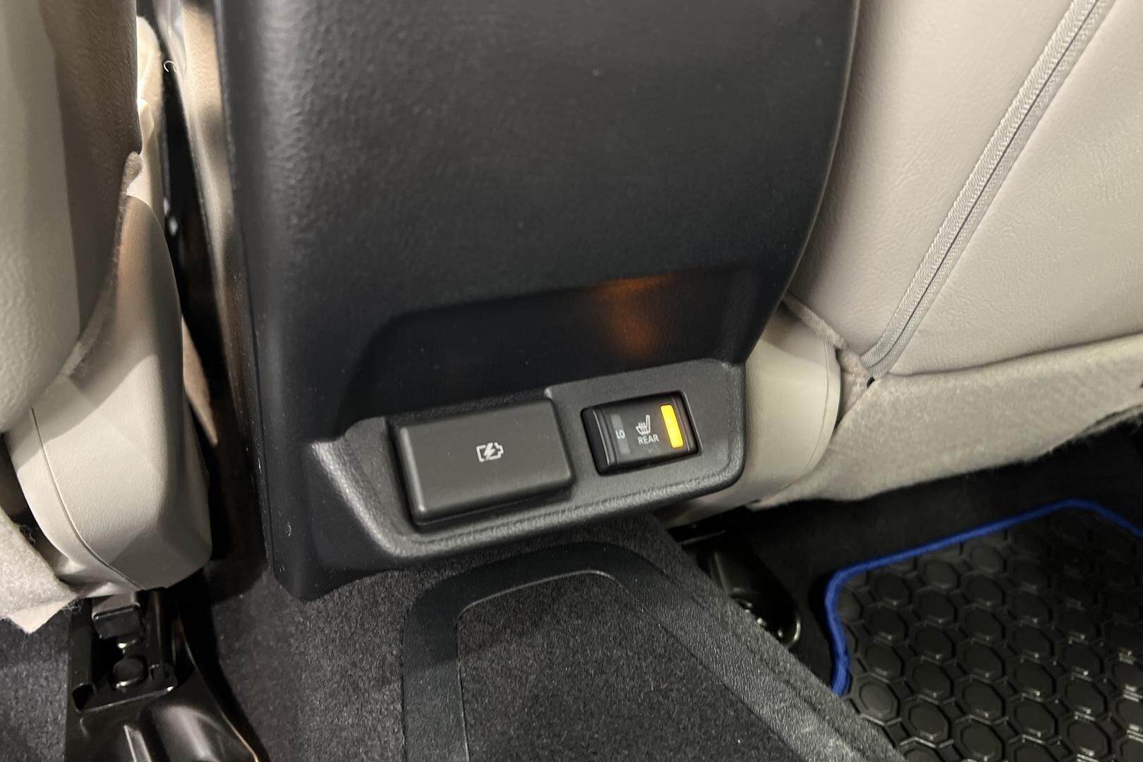 Nissan Leaf iso kuva 25