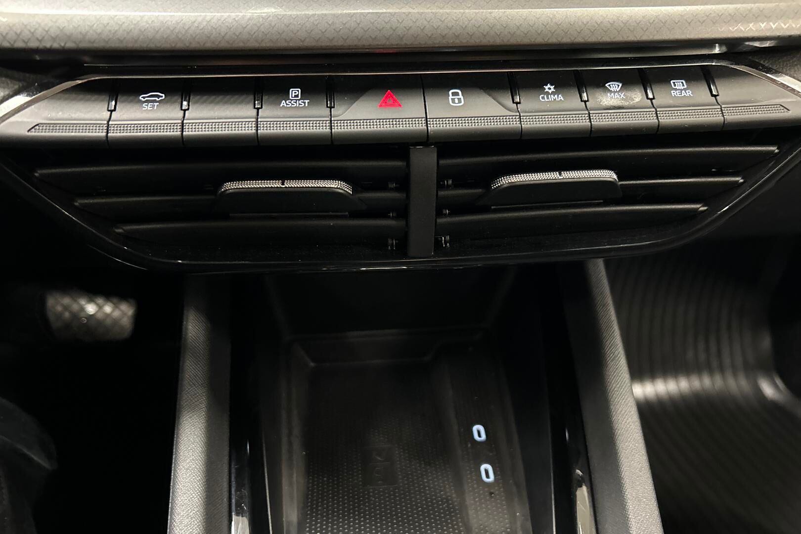 Skoda Octavia iso kuva 16