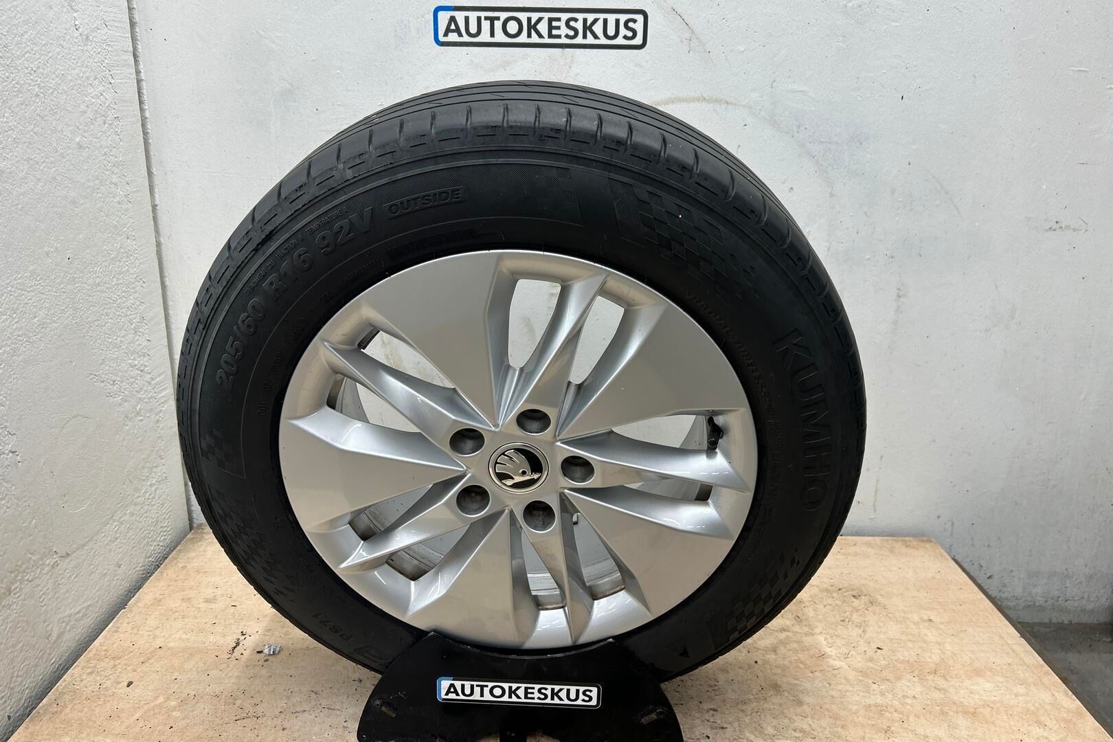 Skoda Octavia iso kuva 22