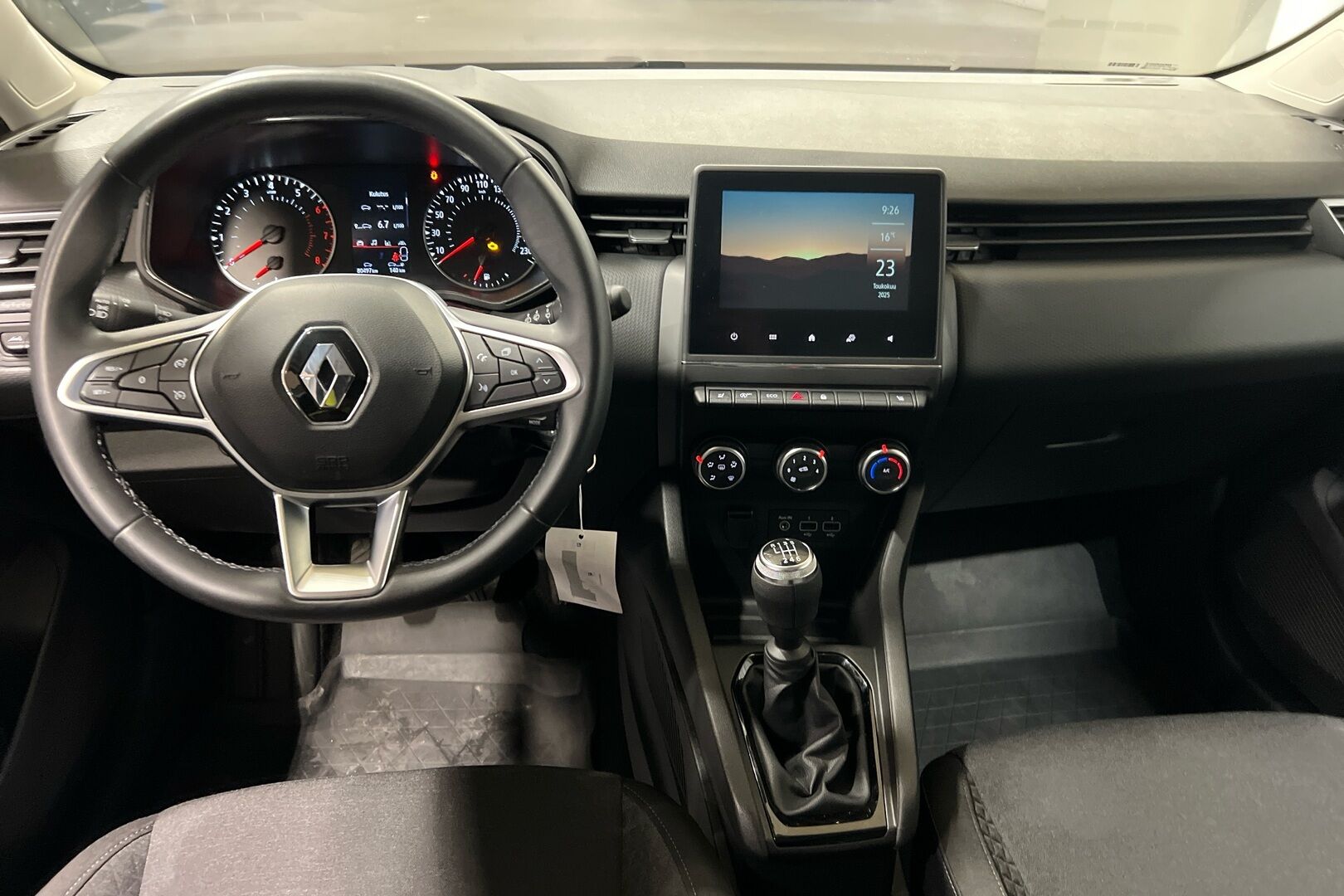 Renault Clio iso kuva 6