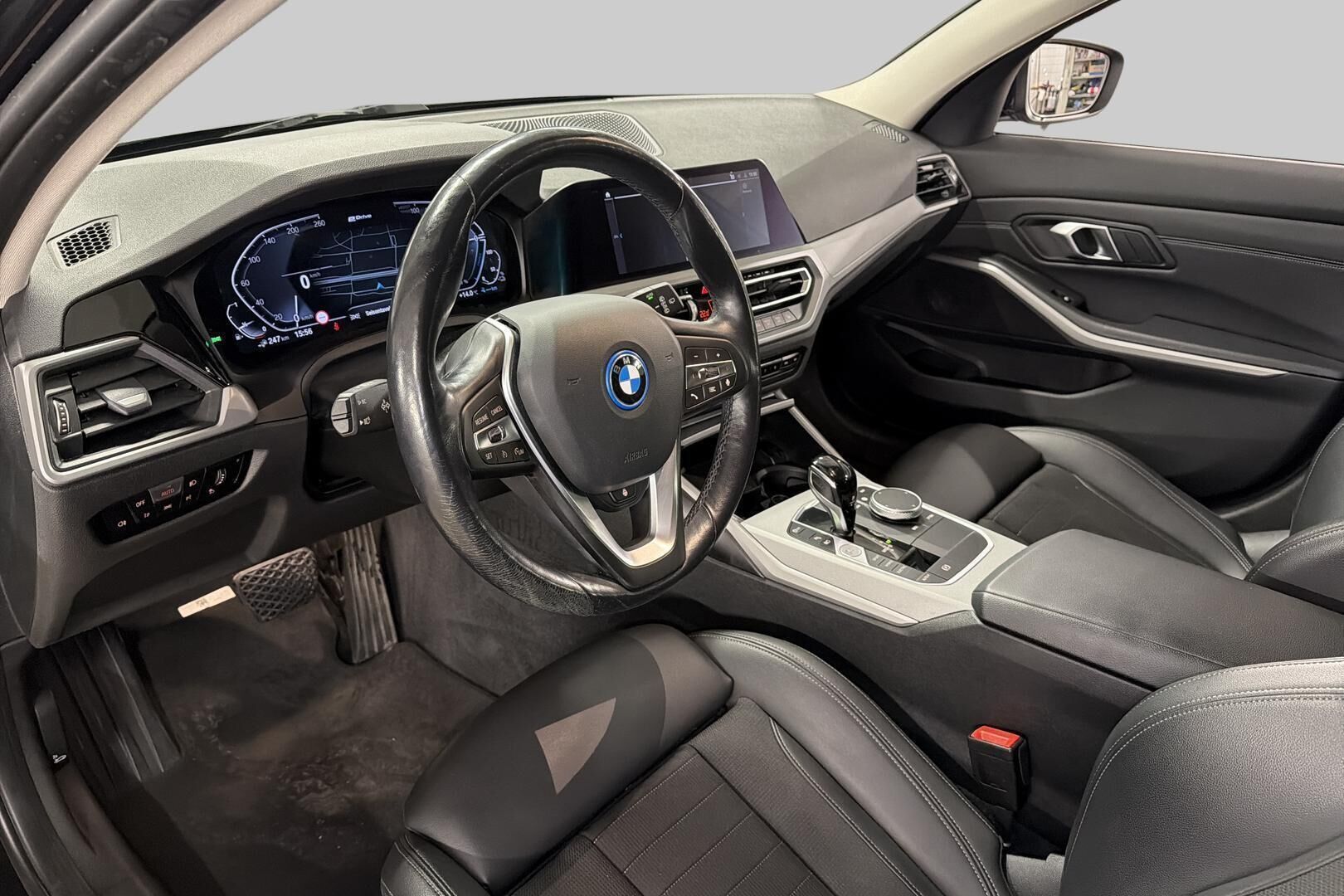 BMW 3-sarja iso kuva 8