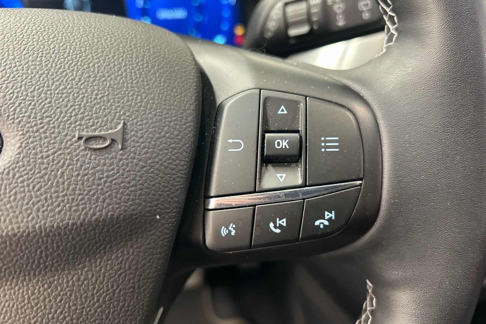 Ford Focus iso kuva 14