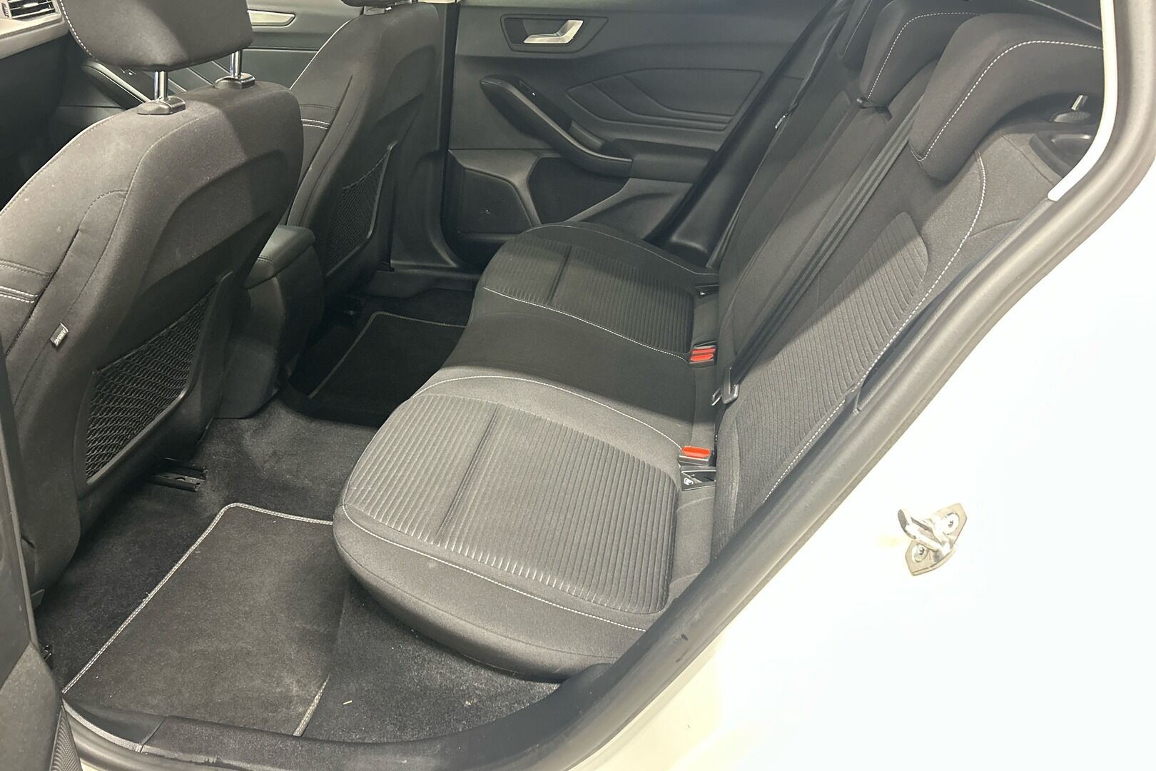 Ford Focus iso kuva 8