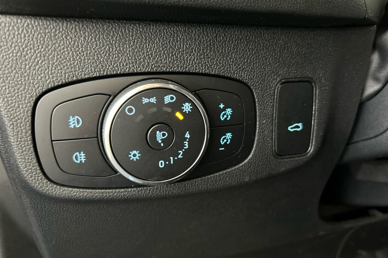 Ford Focus iso kuva 18