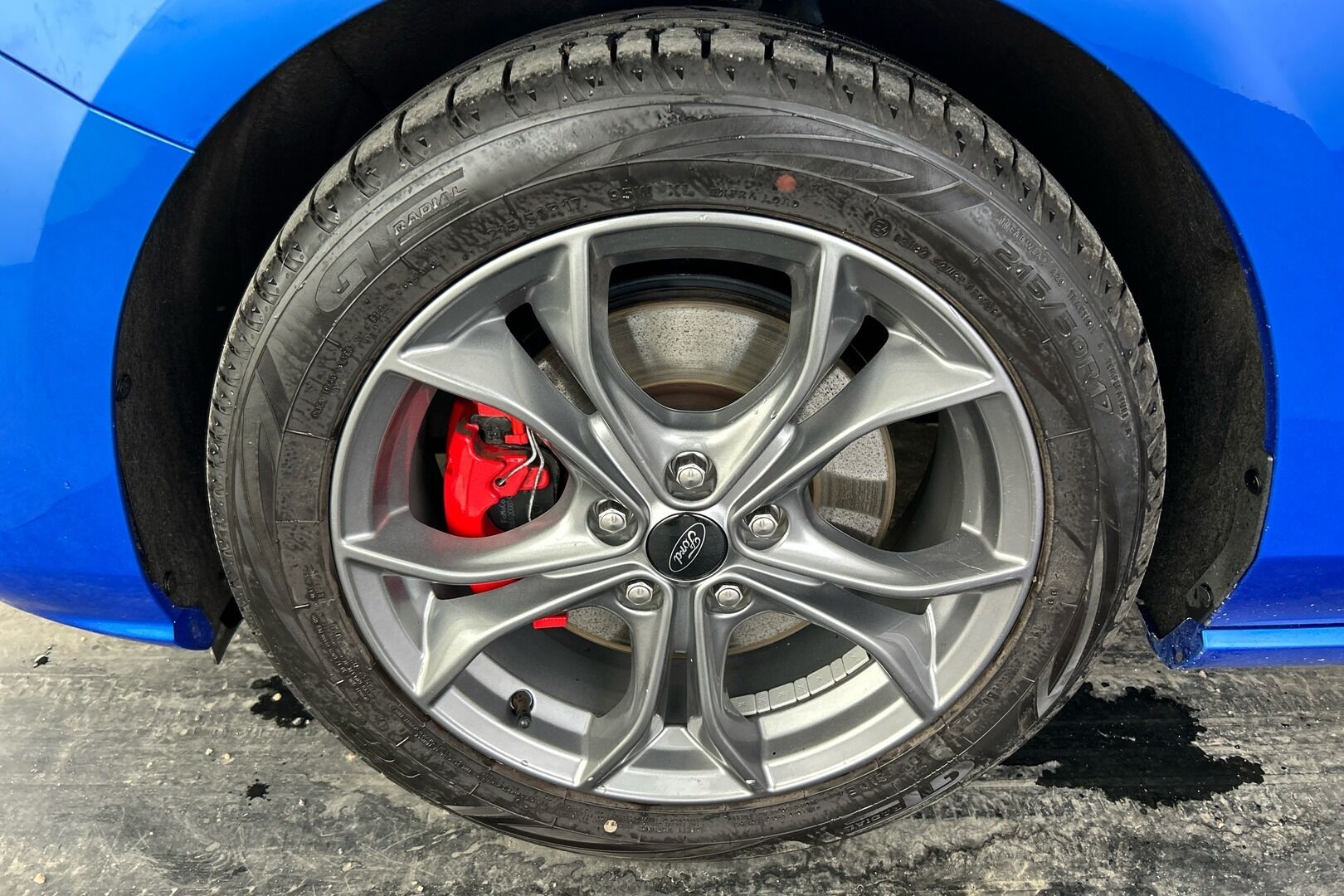 Ford Focus iso kuva 8