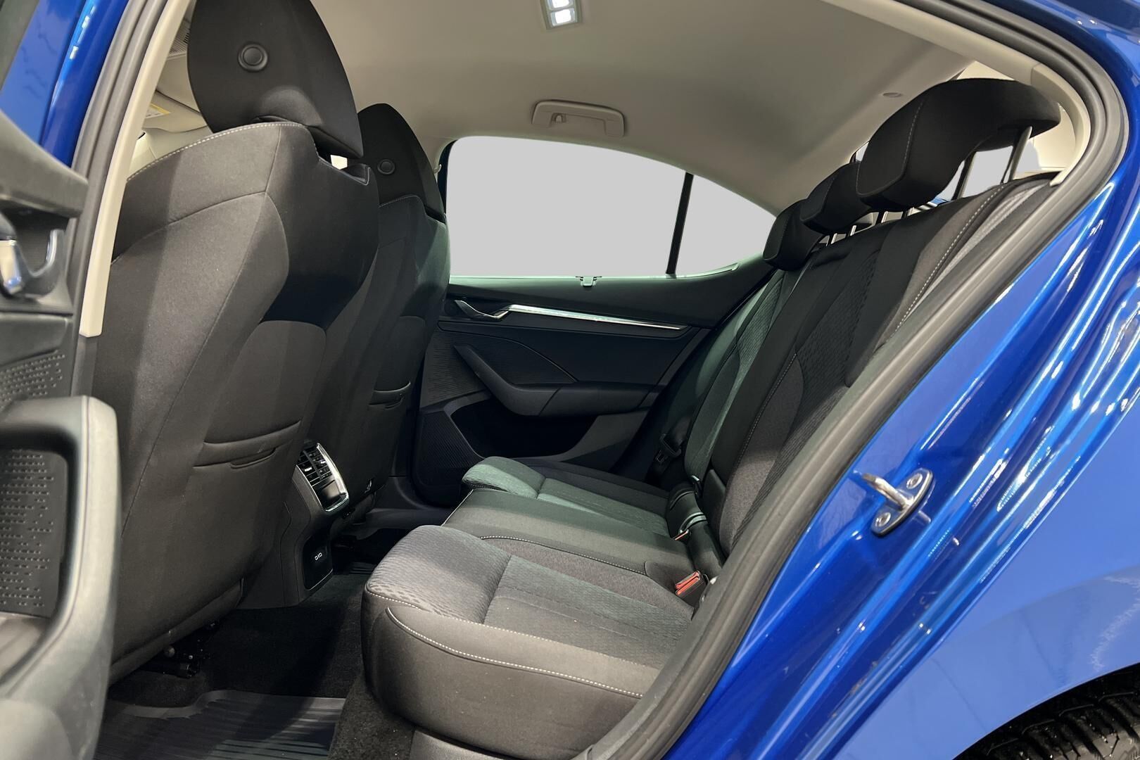 Skoda Octavia iso kuva 10