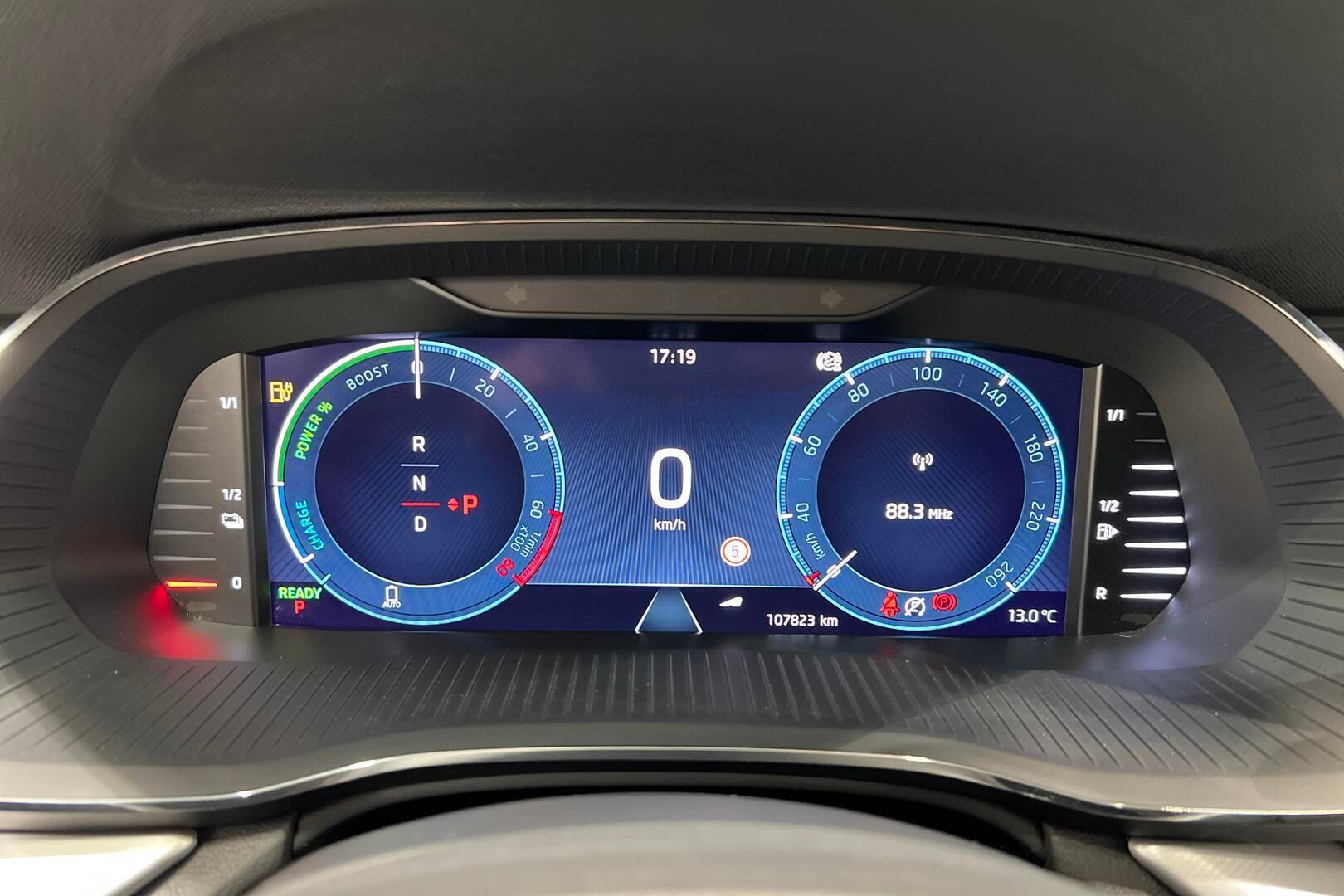 Skoda Octavia iso kuva 14