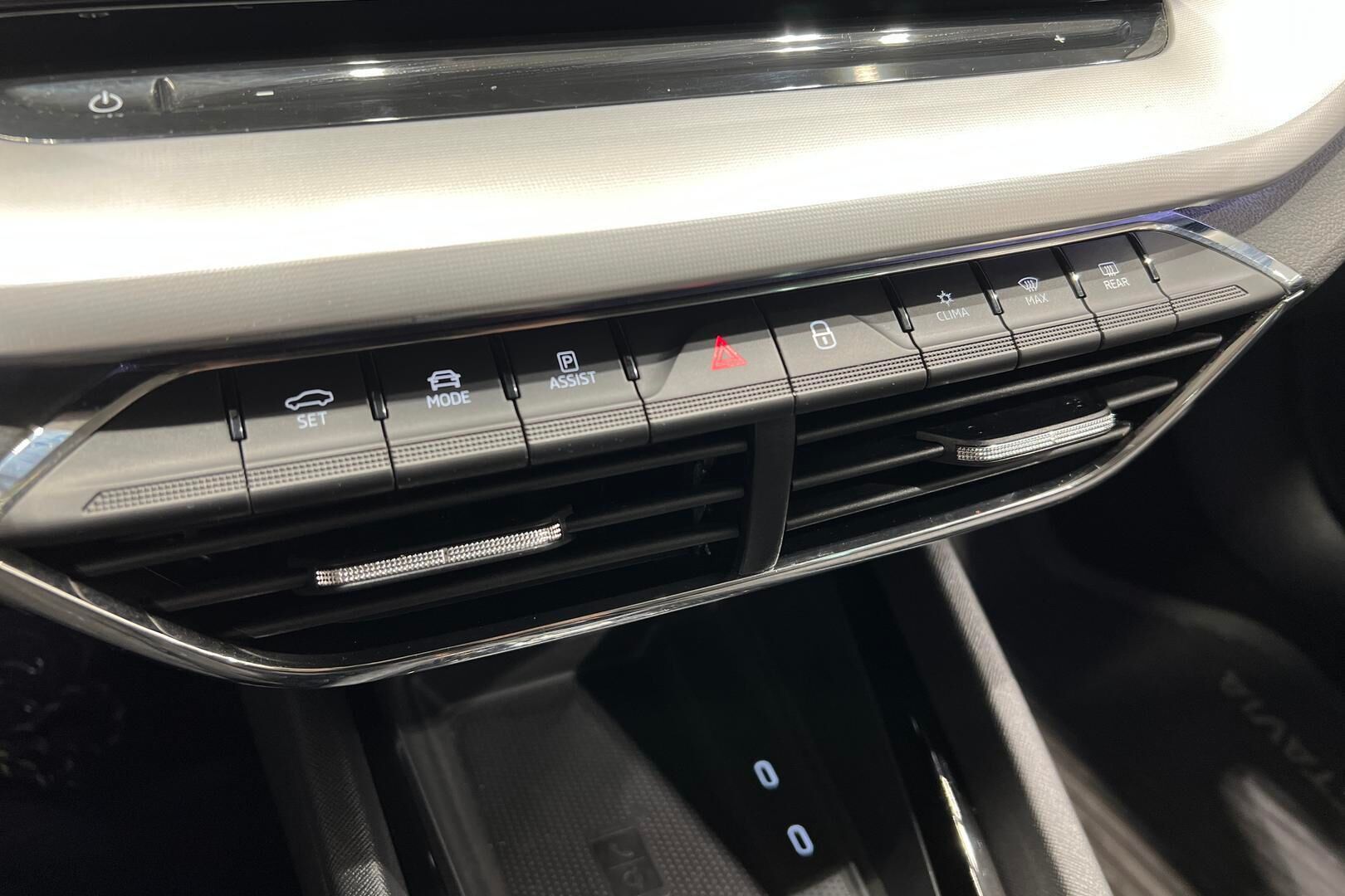 Skoda Octavia iso kuva 25