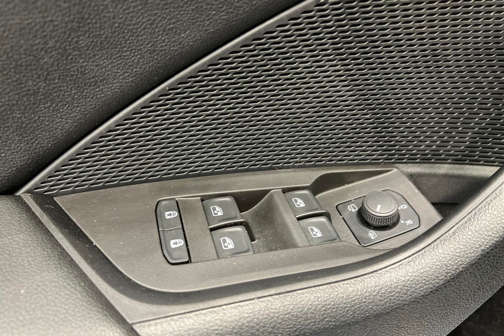 Skoda Octavia iso kuva 34