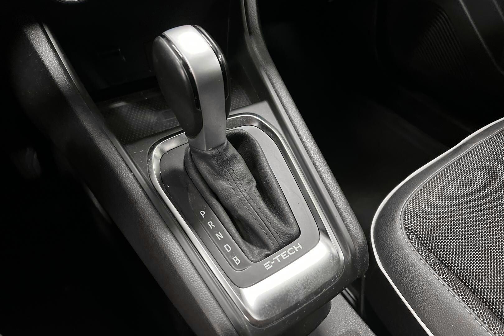 Renault Captur iso kuva 17
