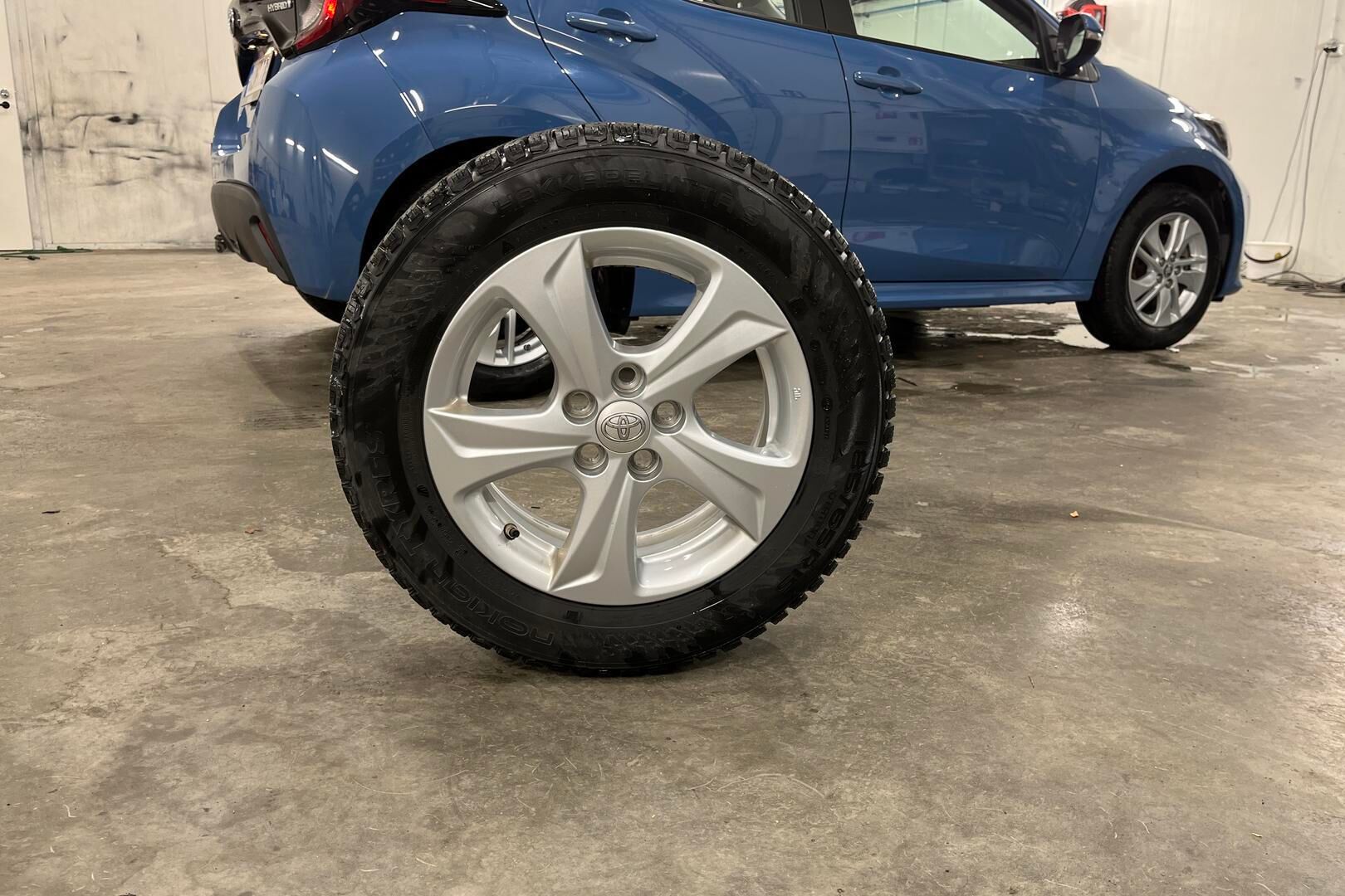 Toyota Yaris iso kuva 15