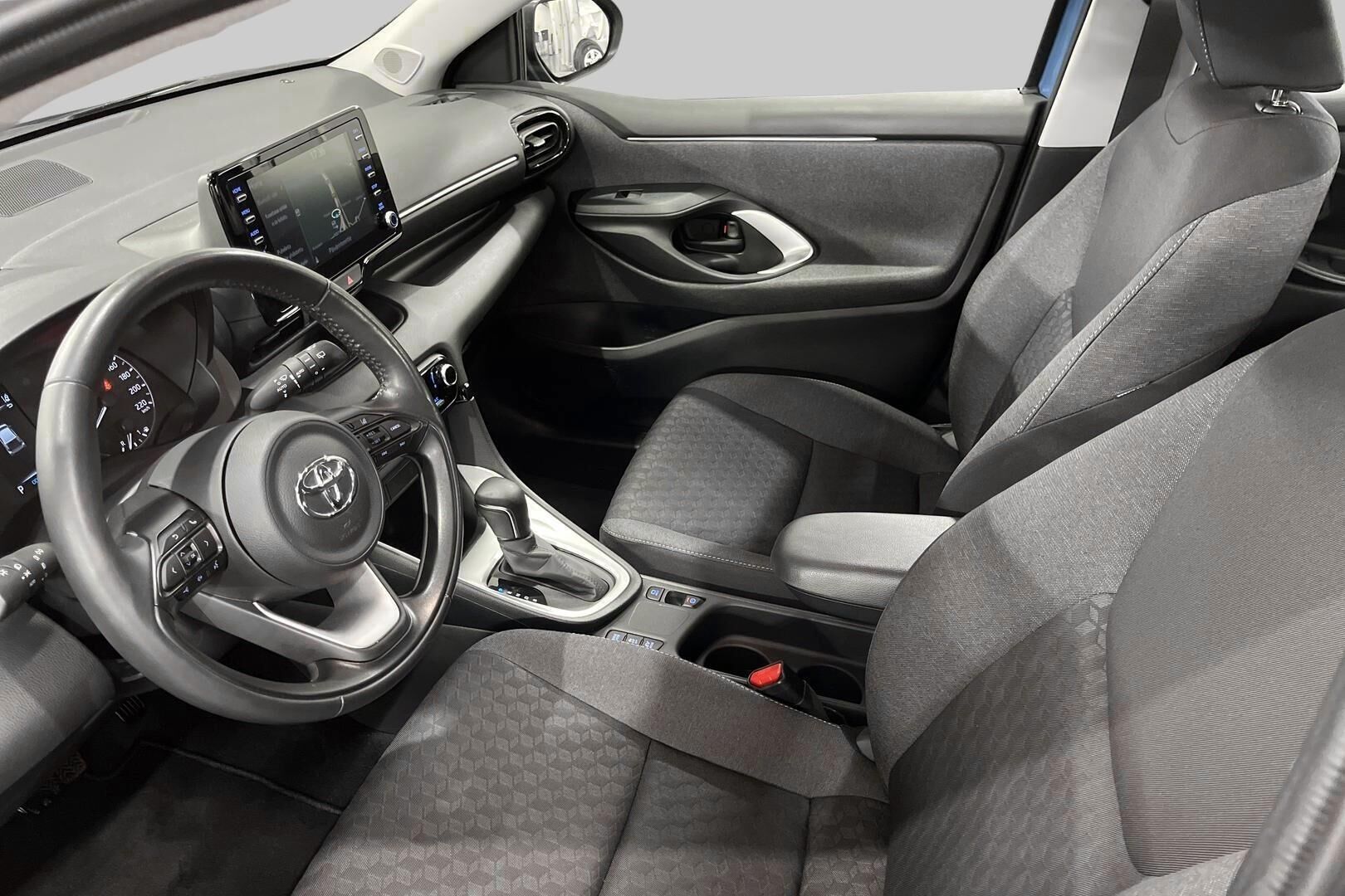 Toyota Yaris iso kuva 8