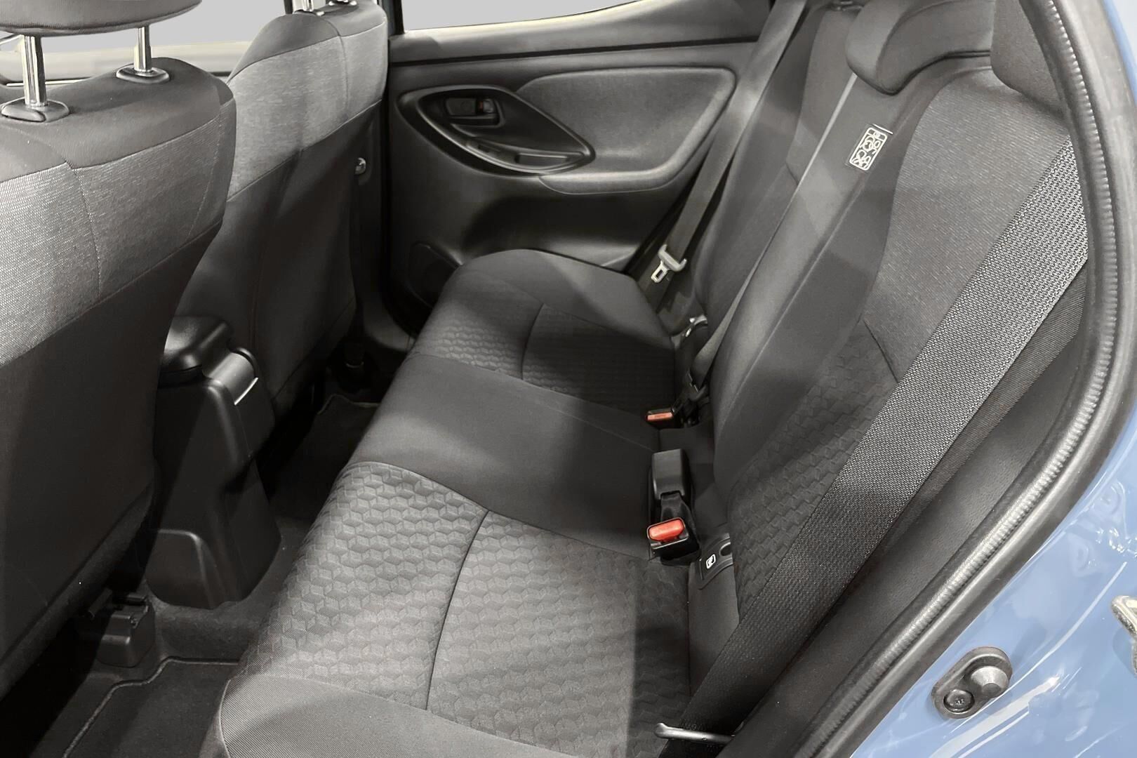 Toyota Yaris iso kuva 9