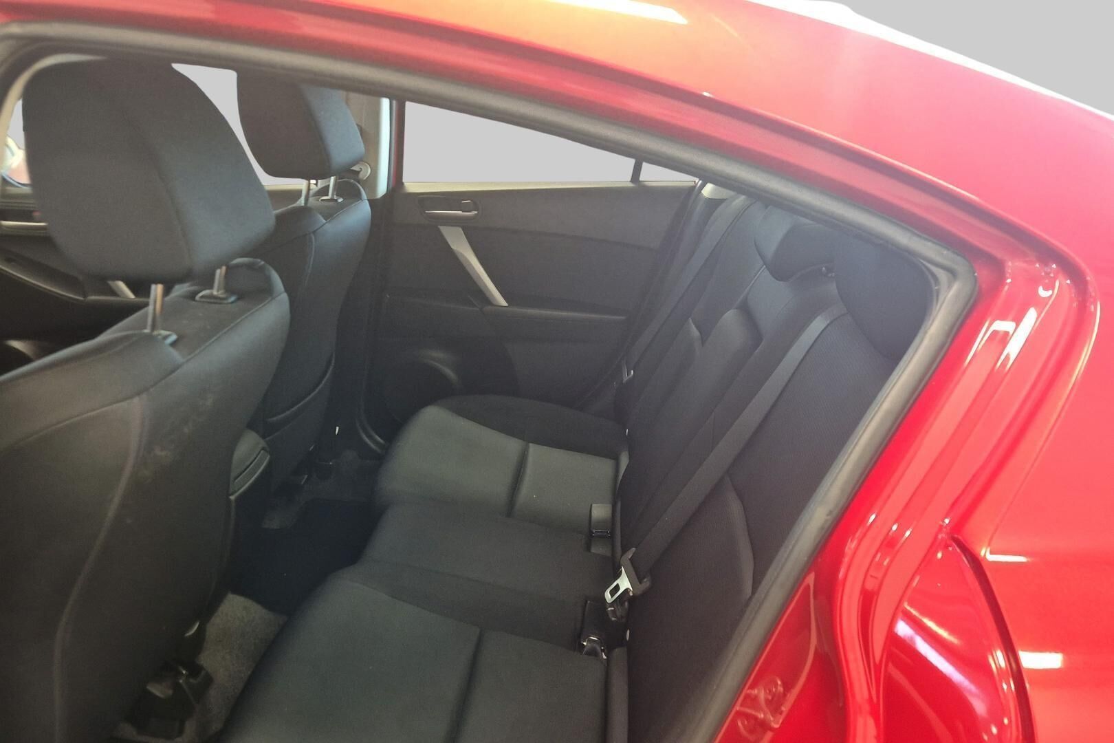Mazda Mazda3 iso kuva 10
