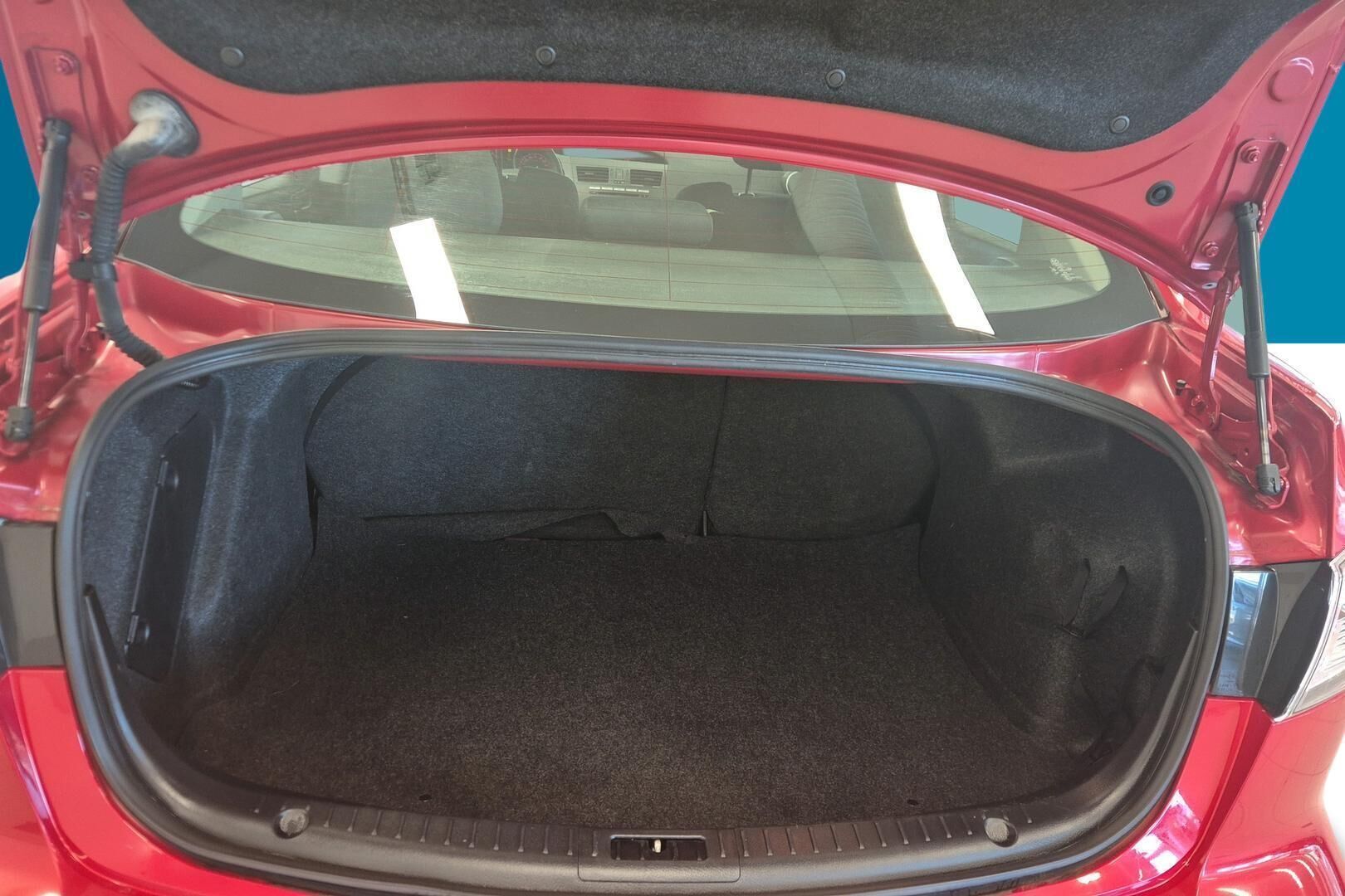 Mazda Mazda3 iso kuva 12