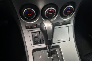 Mazda Mazda3 esikatselu 17