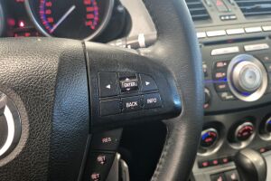 Mazda Mazda3 esikatselu 19