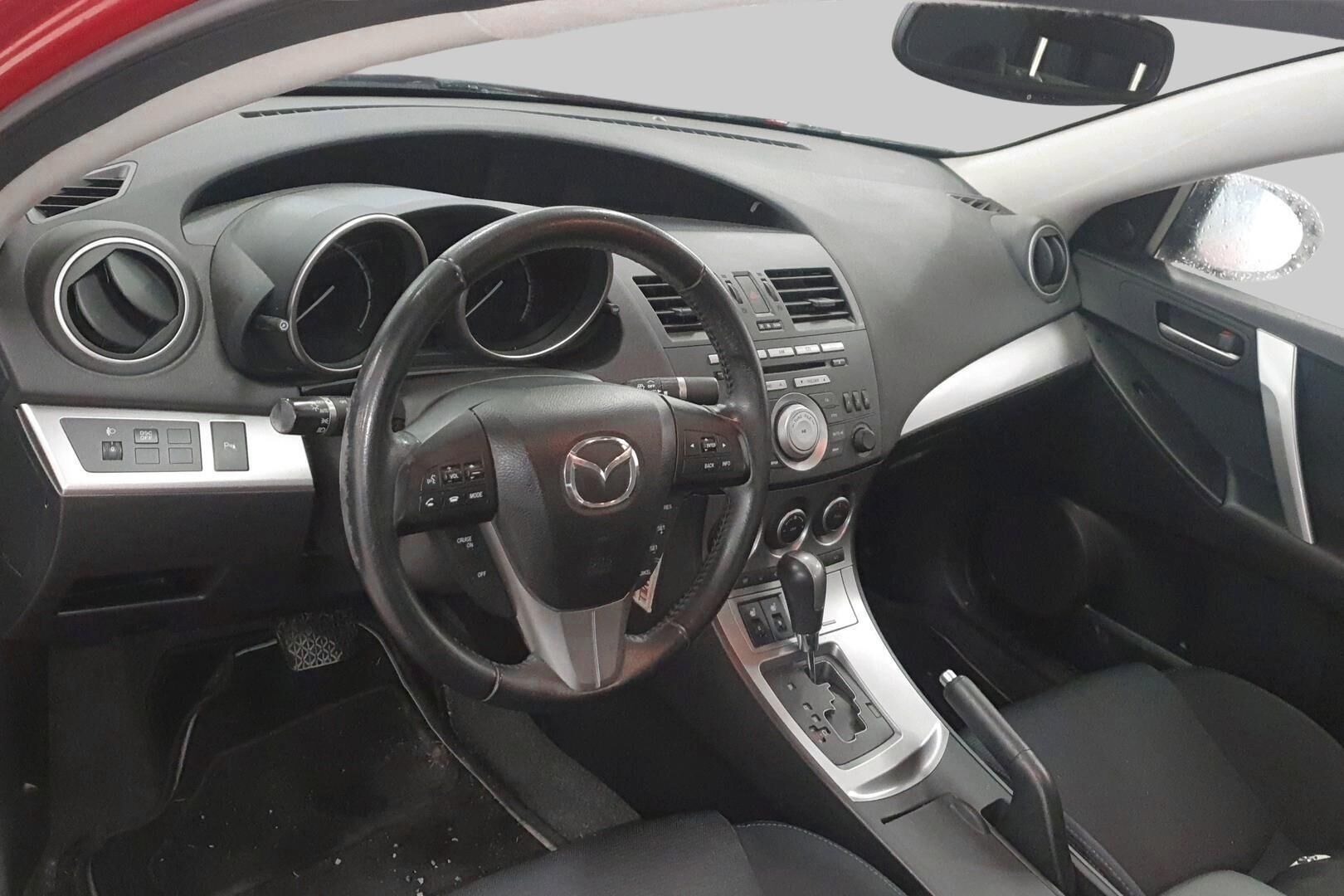 Mazda Mazda3 iso kuva 2