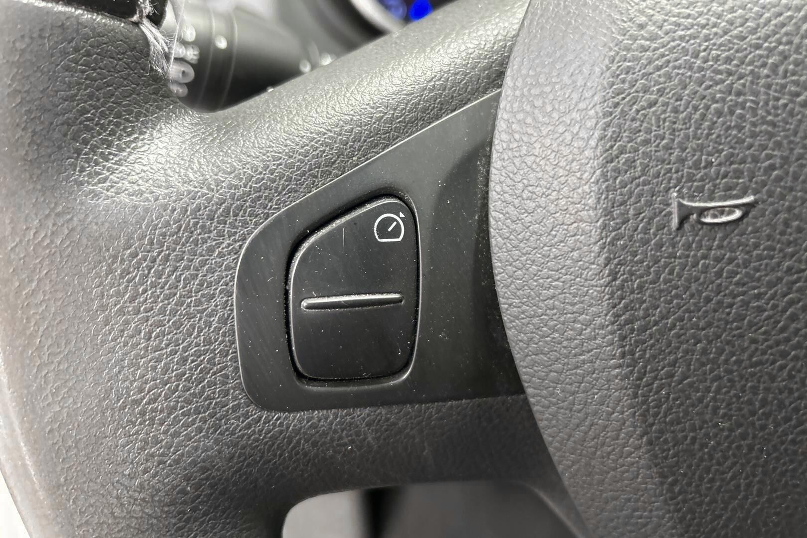 Nissan NV300 iso kuva 14