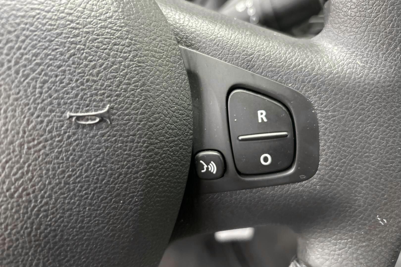 Nissan NV300 iso kuva 15