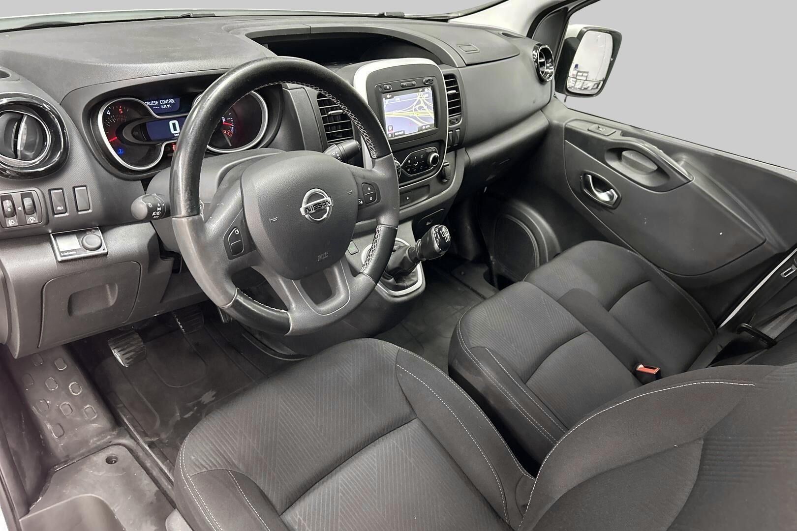 Nissan NV300 iso kuva 7