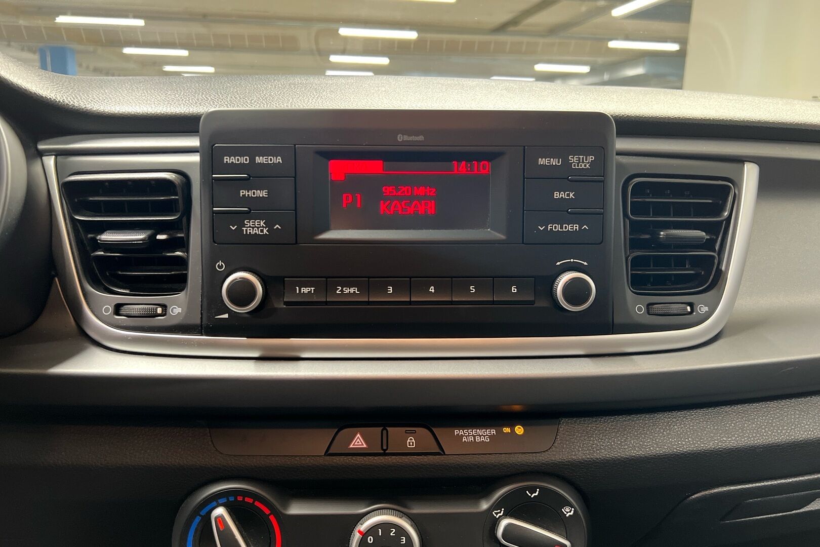 Kia Rio iso kuva 11