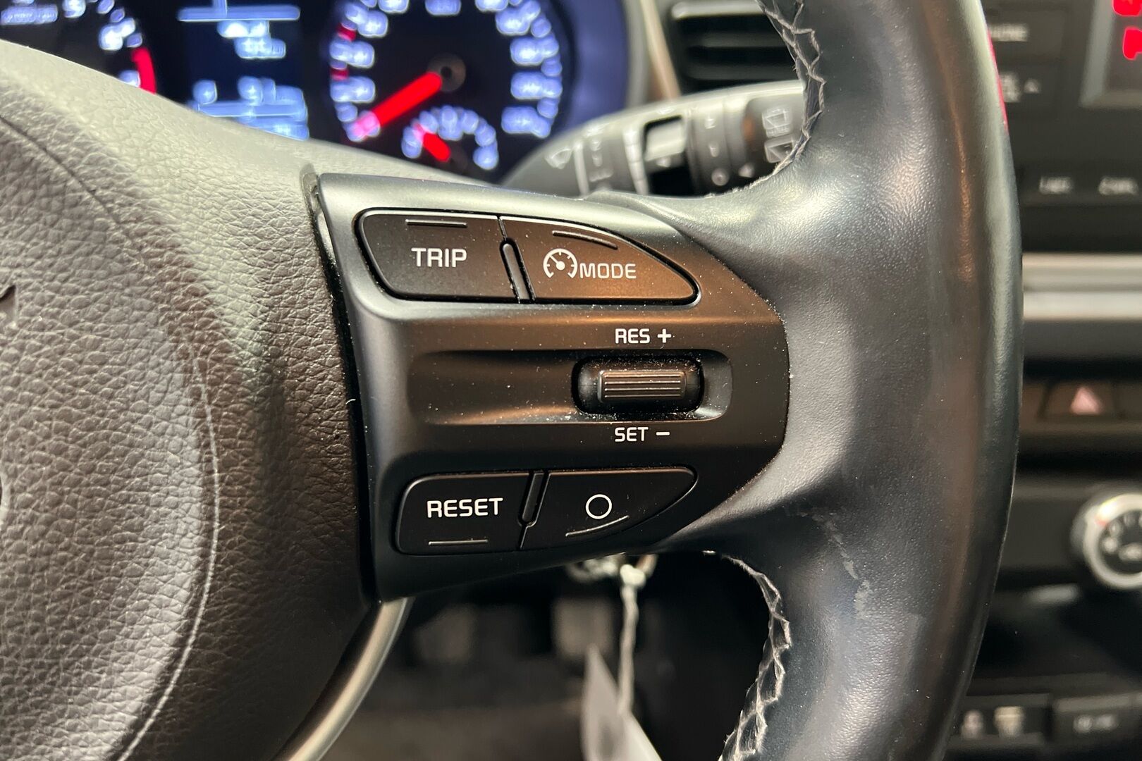 Kia Rio iso kuva 12