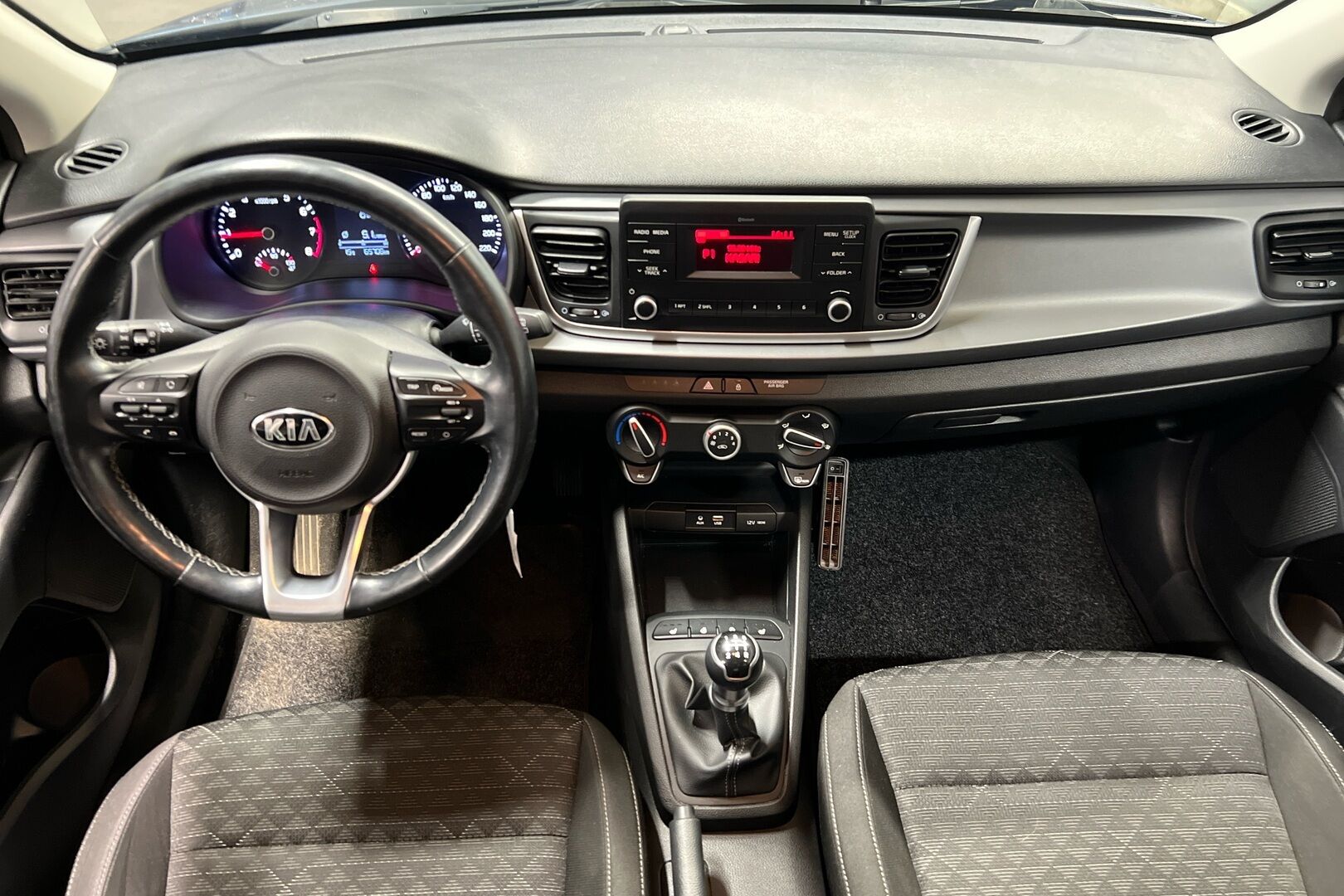 Kia Rio iso kuva 16