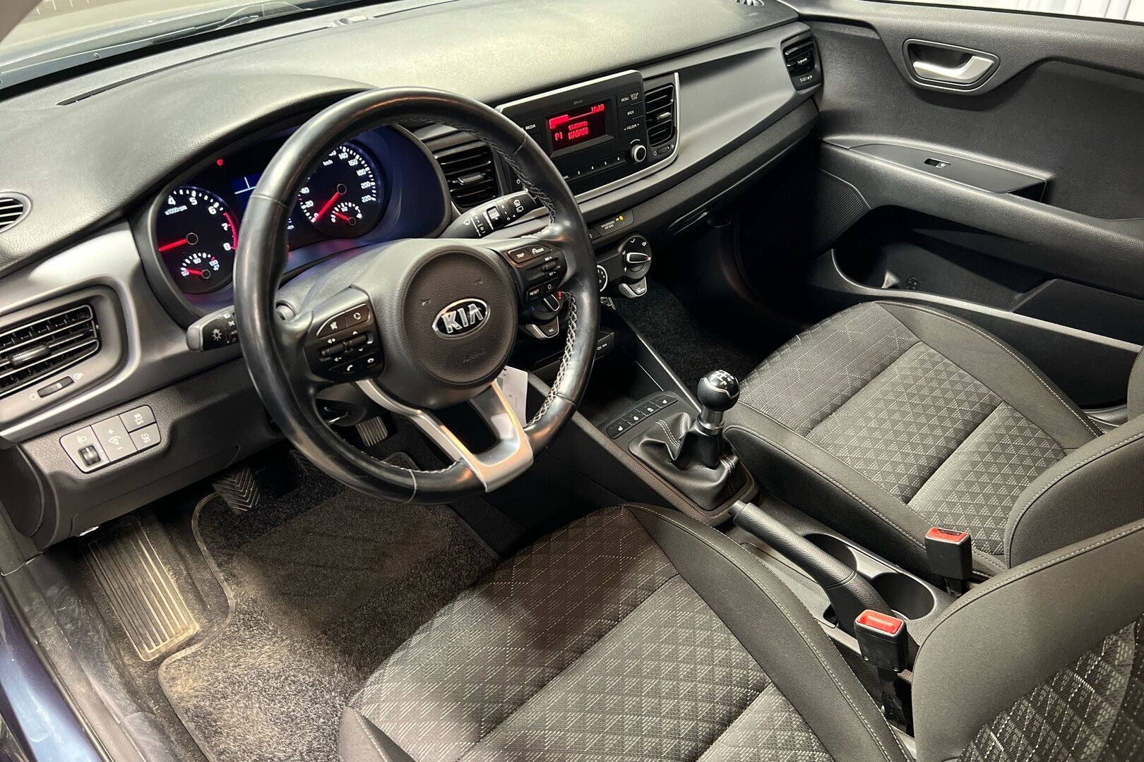 Kia Rio iso kuva 6