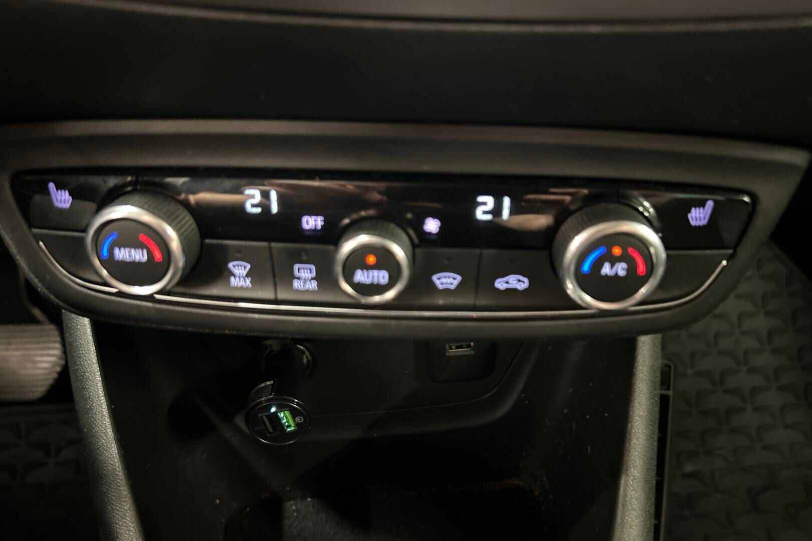 Opel Crossland X iso kuva 17