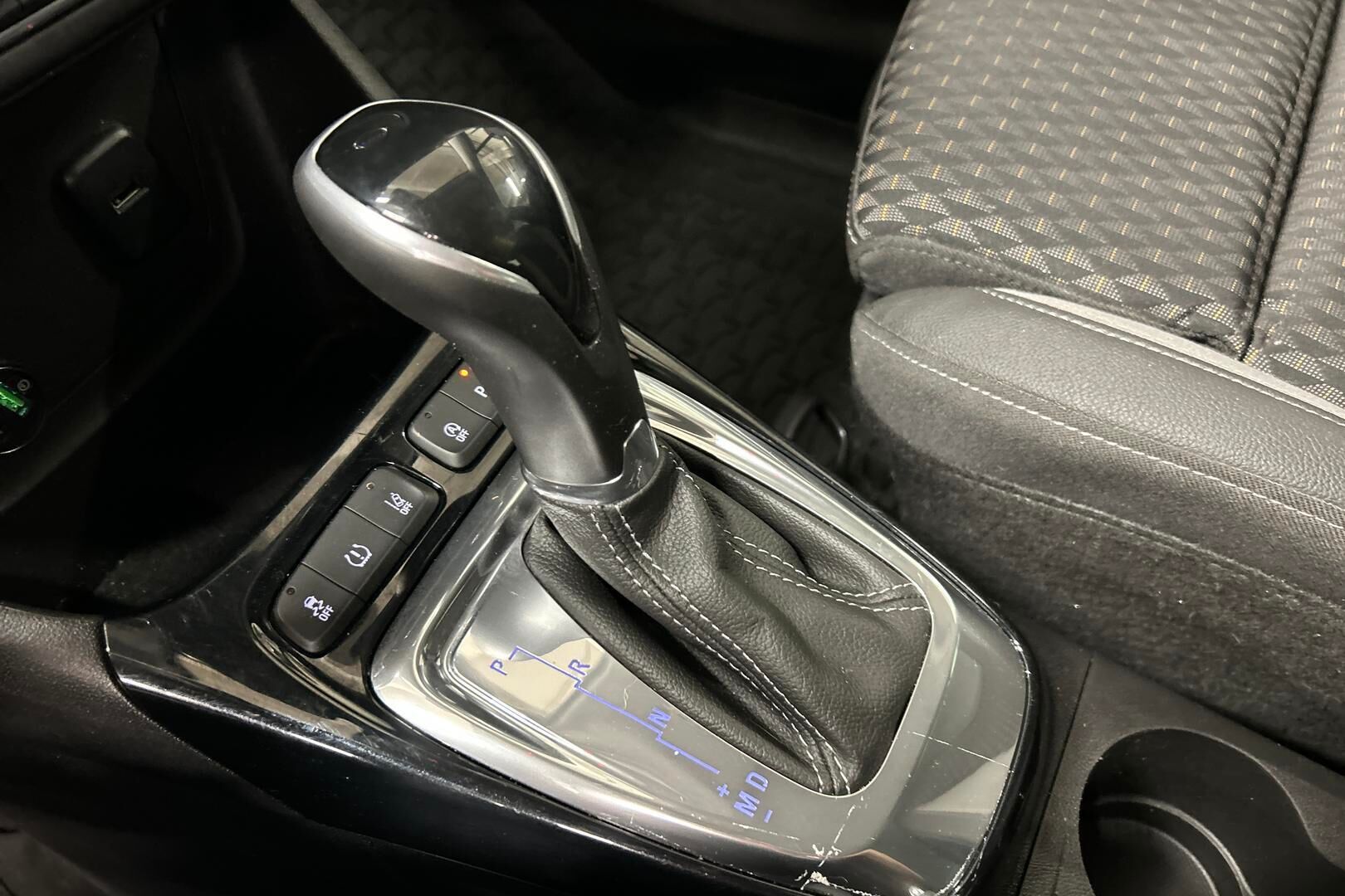 Opel Crossland X iso kuva 18