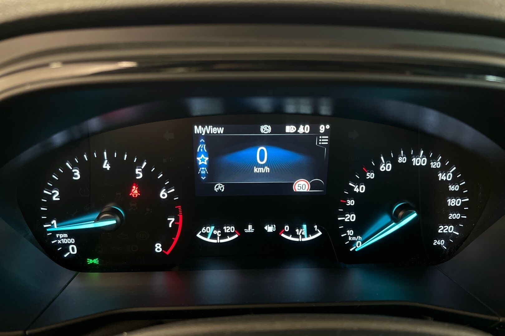 Ford Focus iso kuva 11
