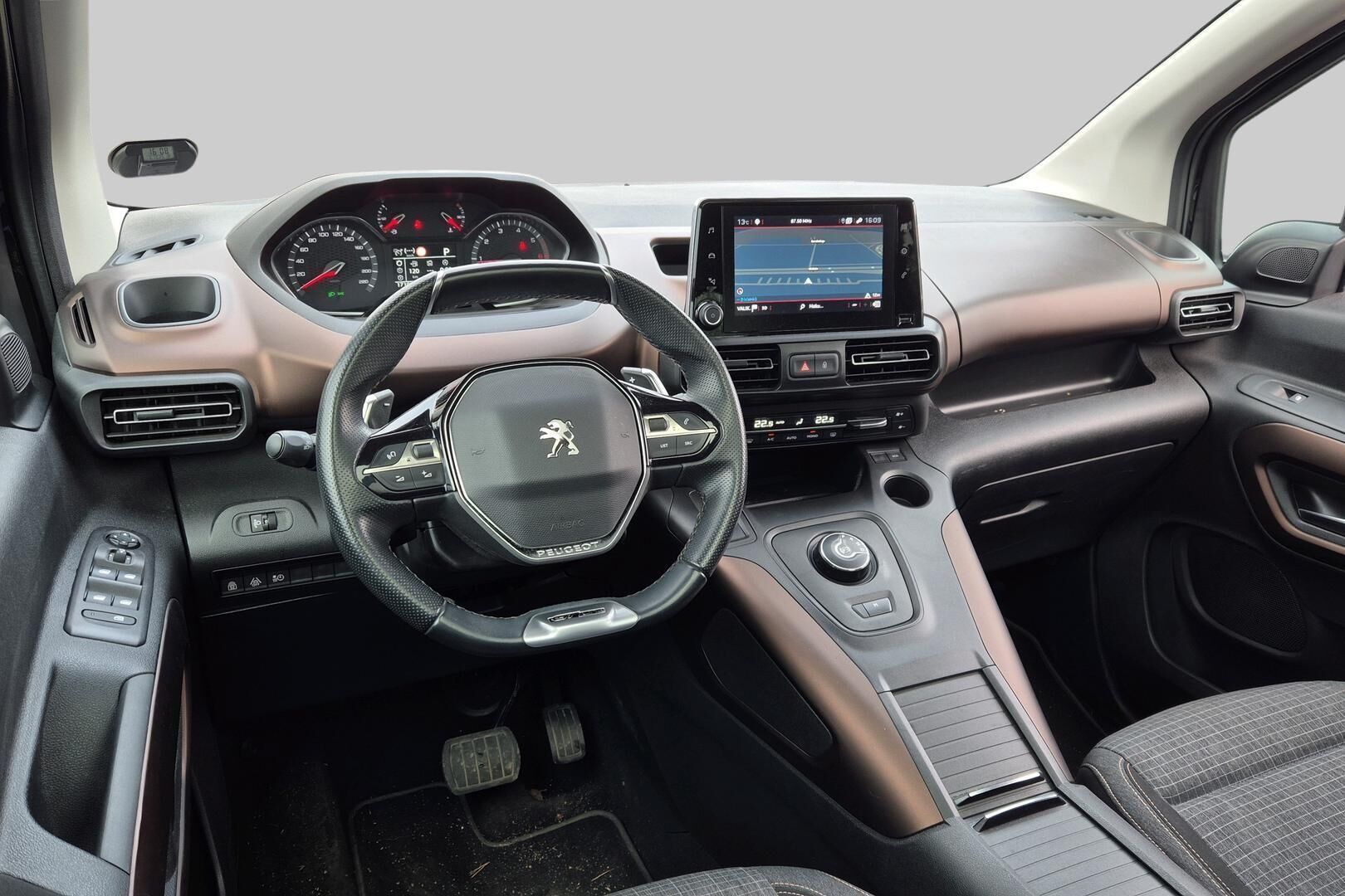 Peugeot Rifter iso kuva 3