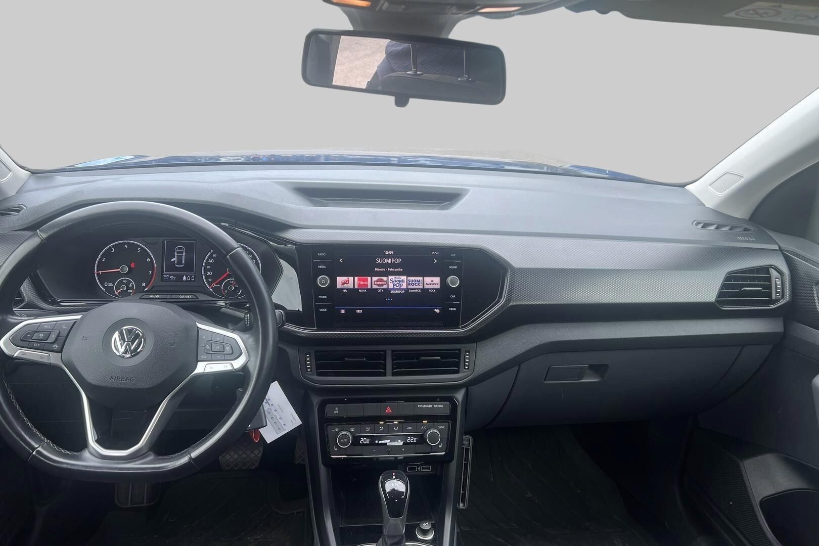 Volkswagen T-Cross iso kuva 2