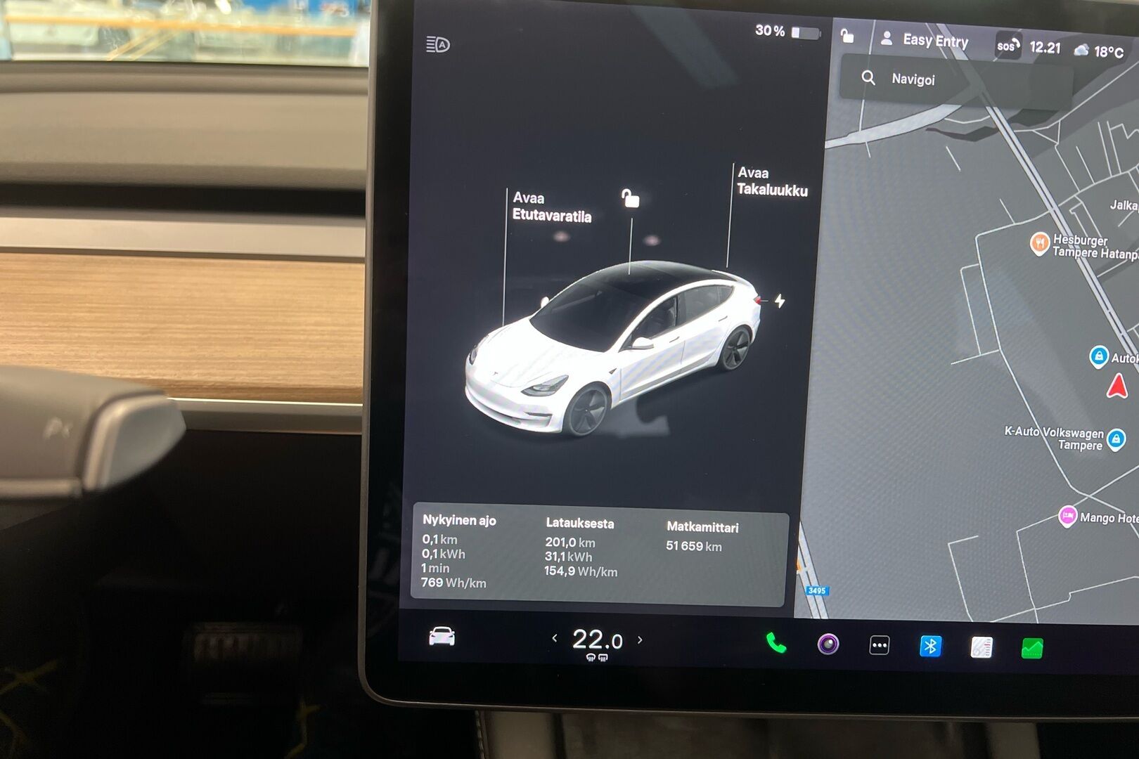 Tesla Model 3 iso kuva 12