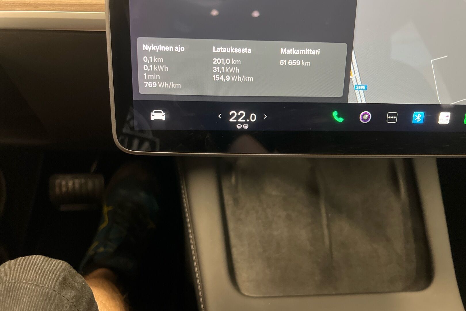 Tesla Model 3 iso kuva 13