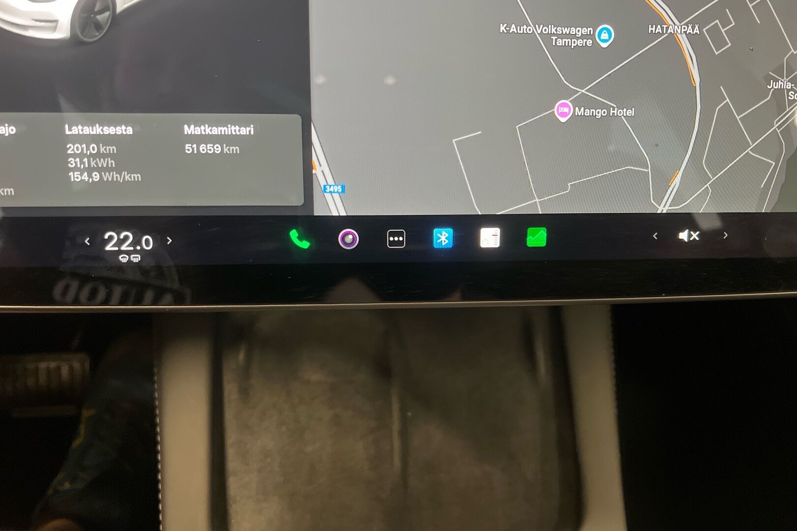 Tesla Model 3 iso kuva 14