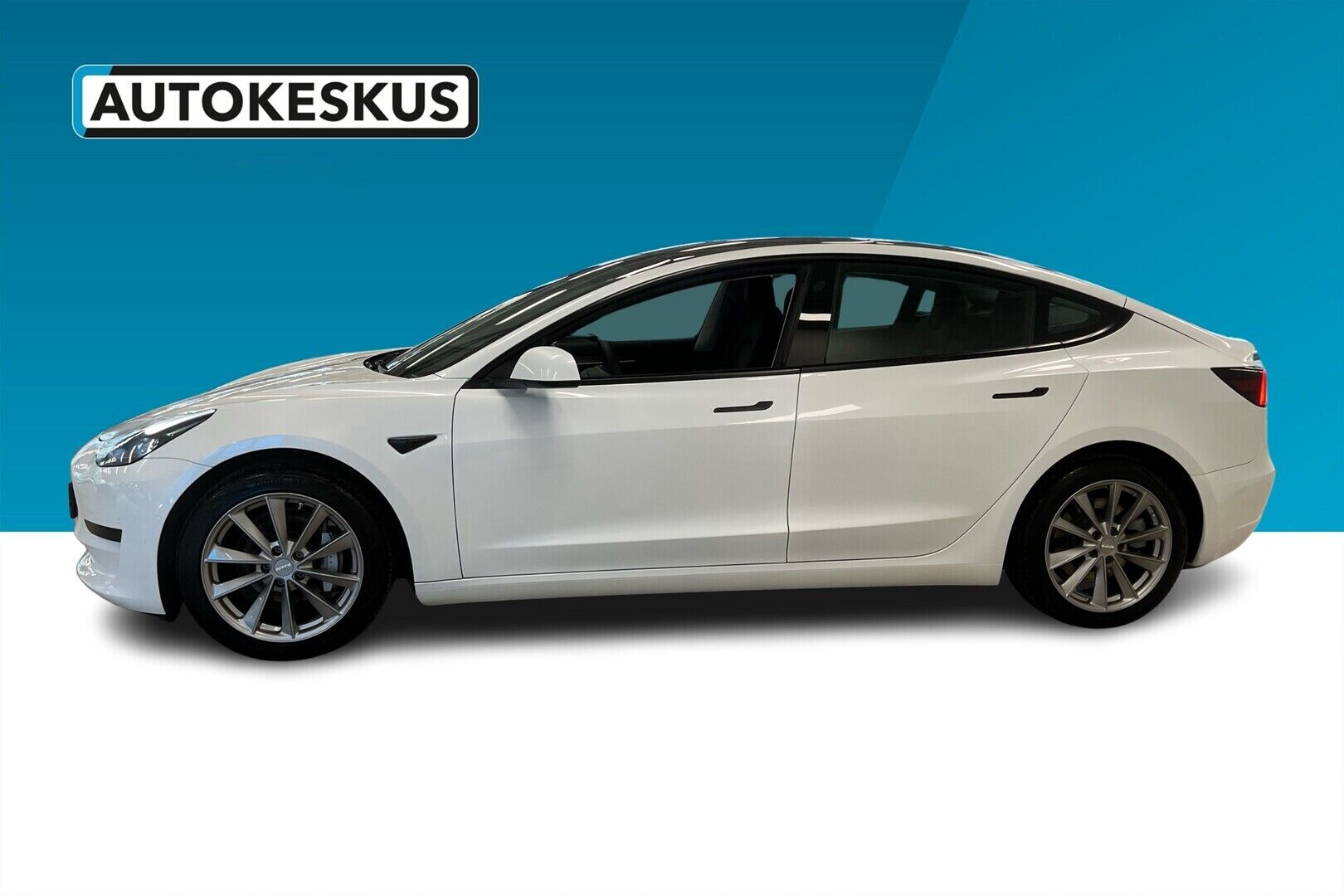 Tesla Model 3 iso kuva 4