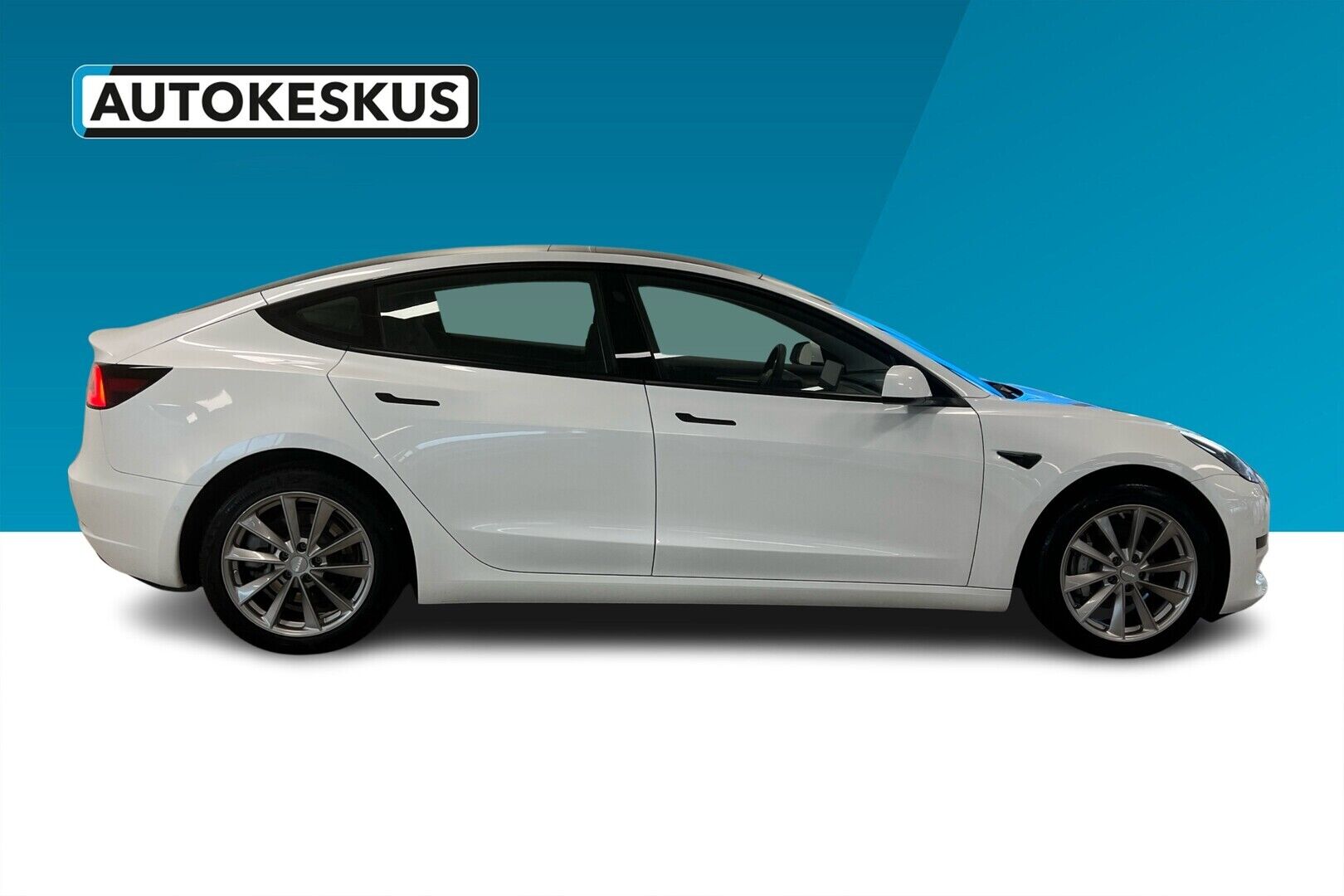 Tesla Model 3 iso kuva 5