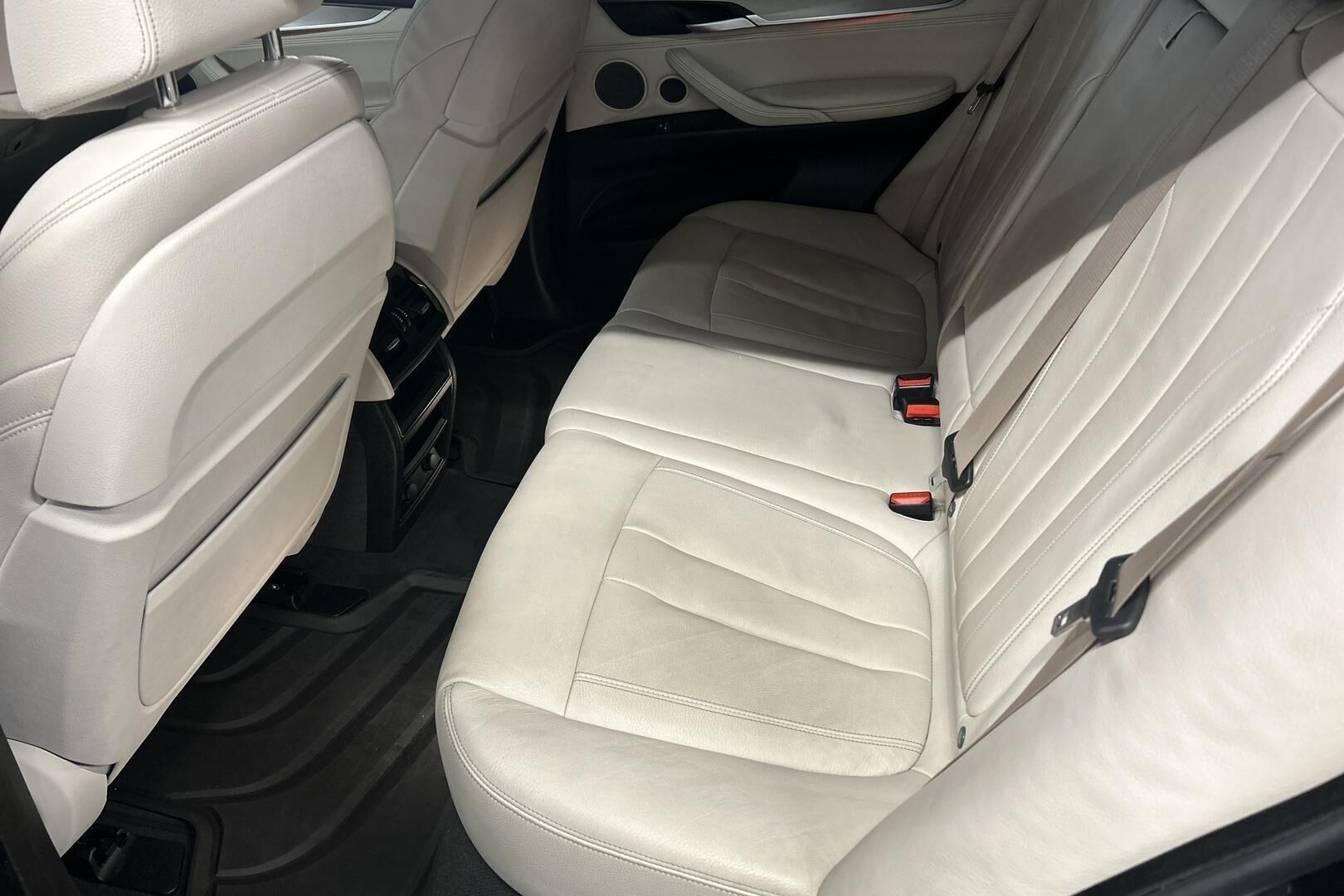 BMW X5 iso kuva 10
