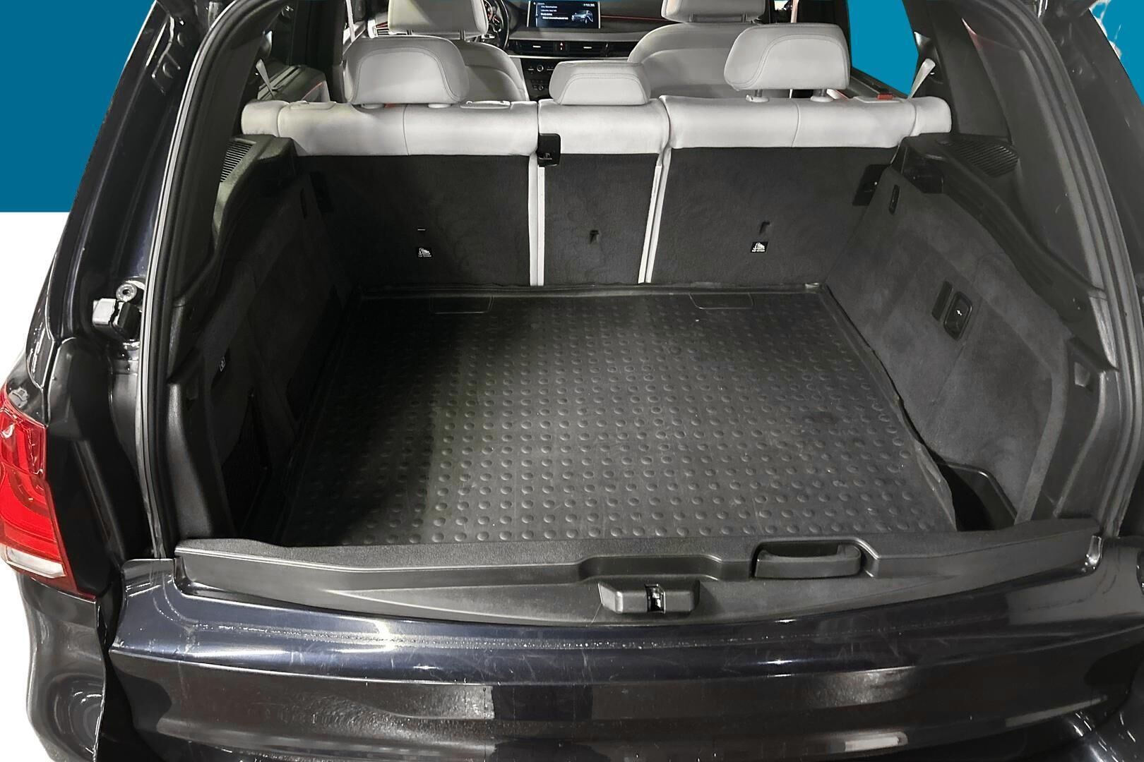 BMW X5 iso kuva 12