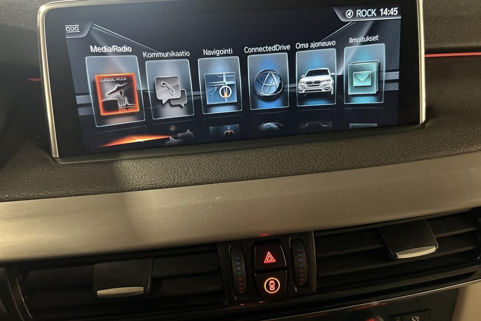 BMW X5 iso kuva 15