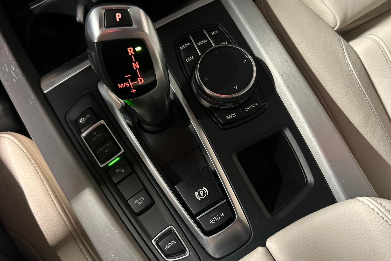BMW X5 iso kuva 20