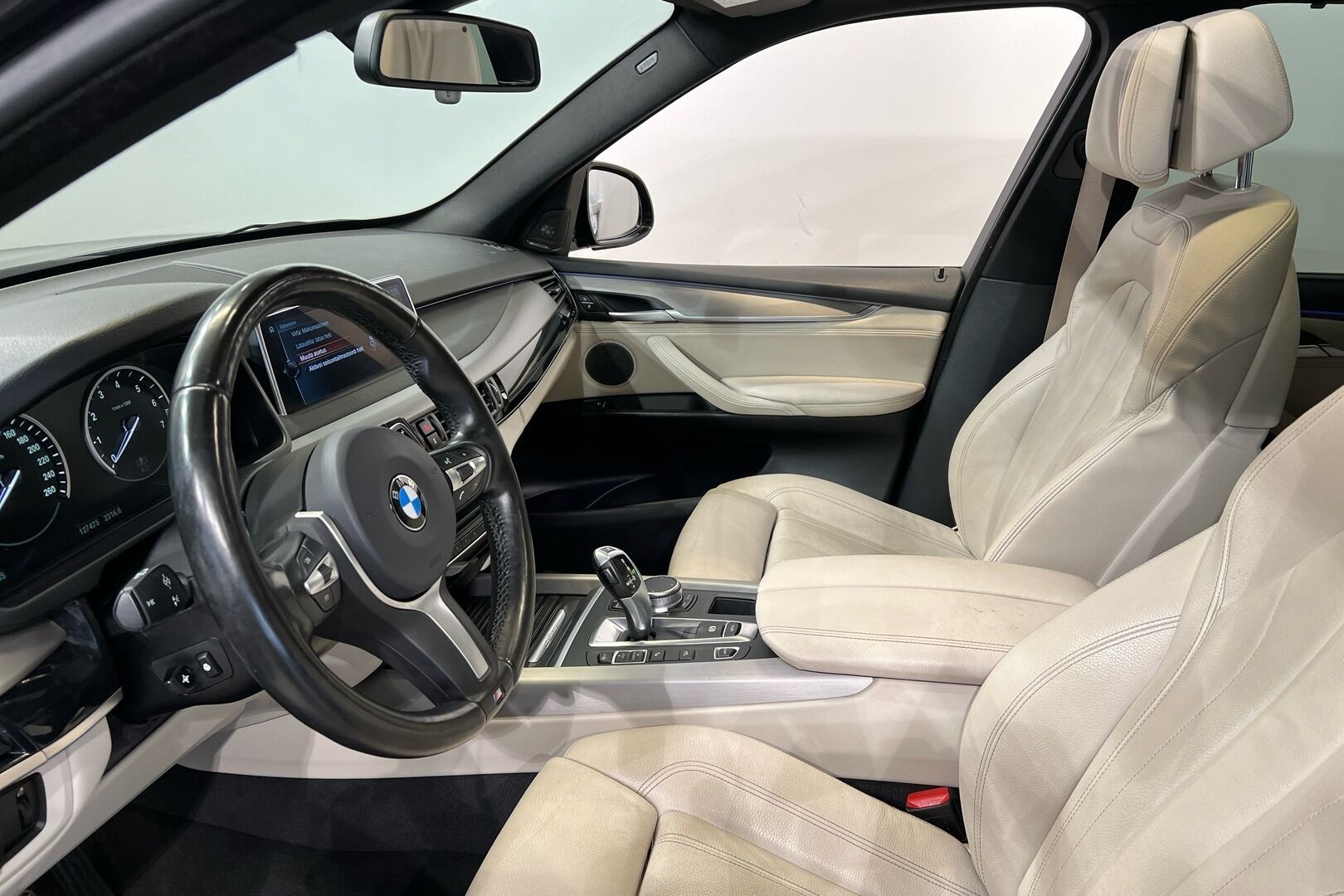 BMW X5 iso kuva 6