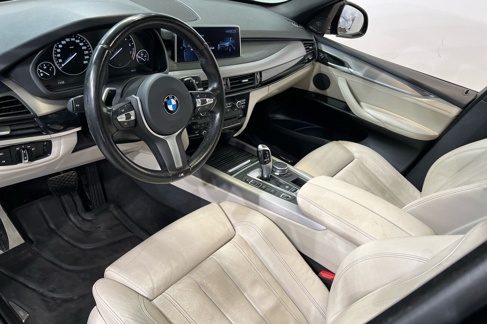 BMW X5 iso kuva 8