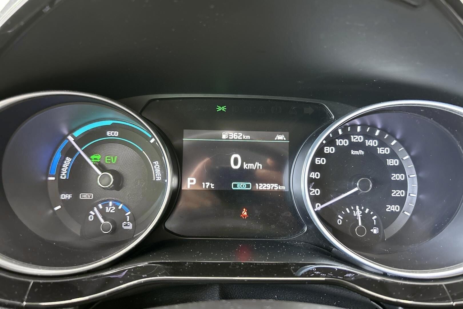 Kia Ceed iso kuva 15