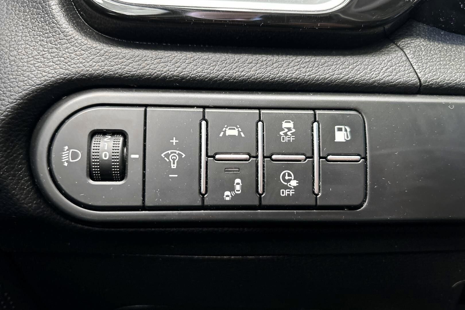 Kia Ceed iso kuva 20
