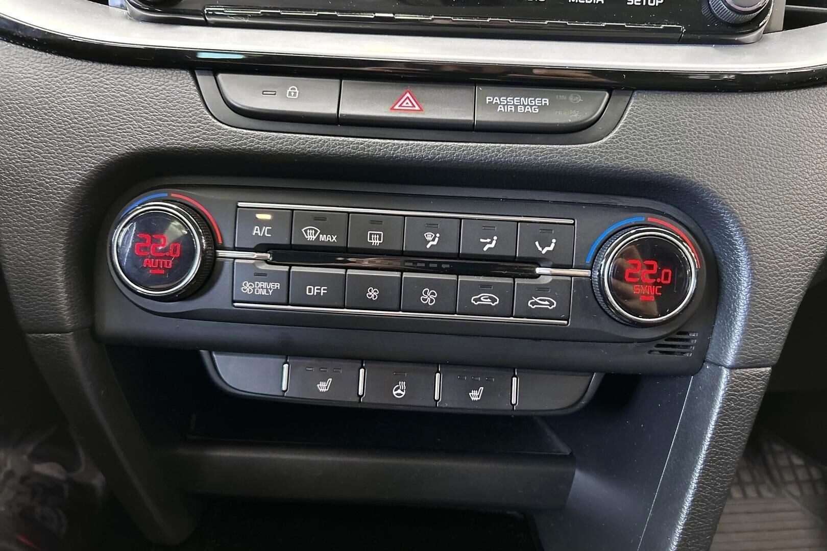 Kia Ceed iso kuva 32